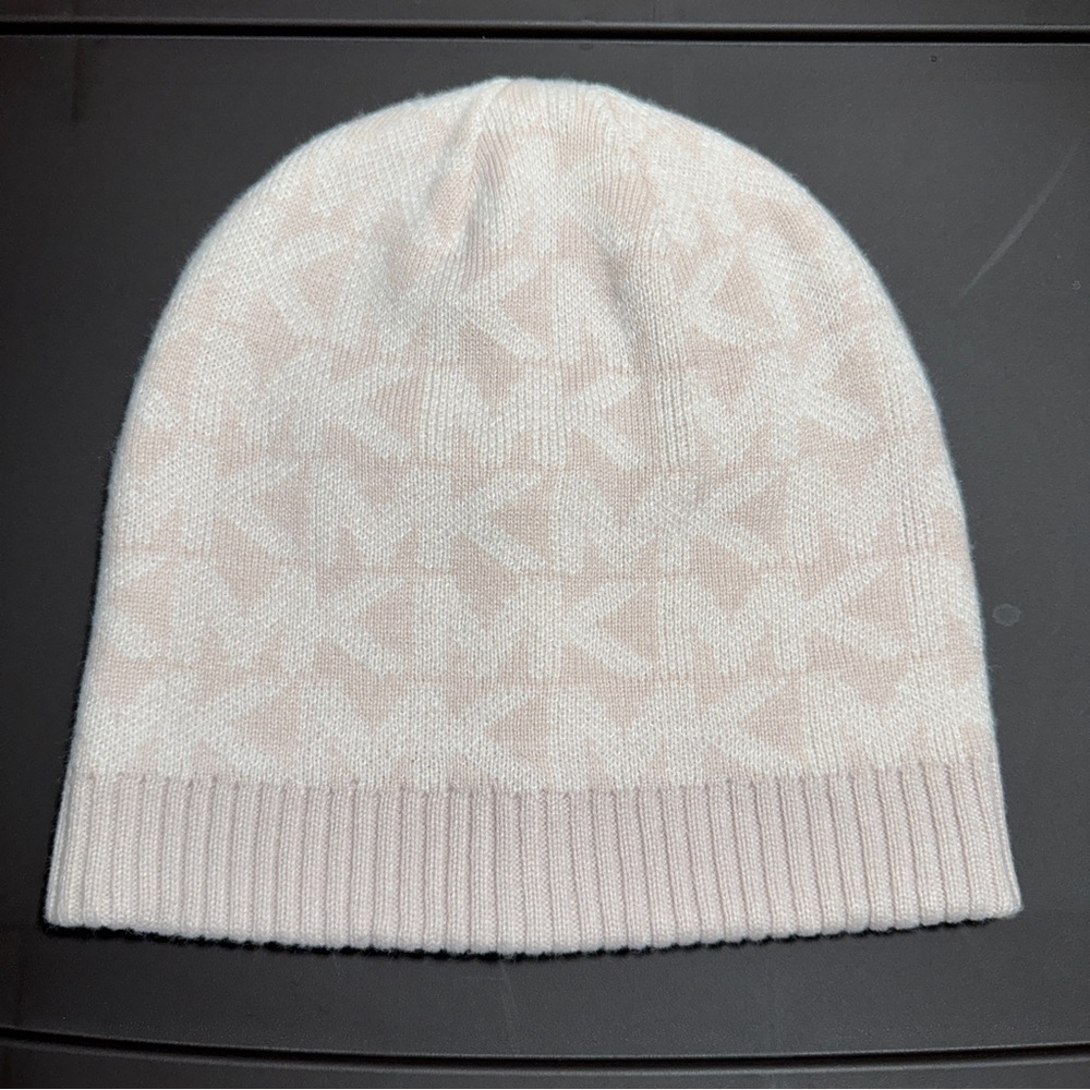 MICHAEL KORS MK Logo Beanie Hat in Soft Pink Cream One Size
